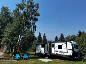 Luxury Rocky Mountain Glamping in Golden Canada Family Friendly AC Campfire Northern Lights Stargazing